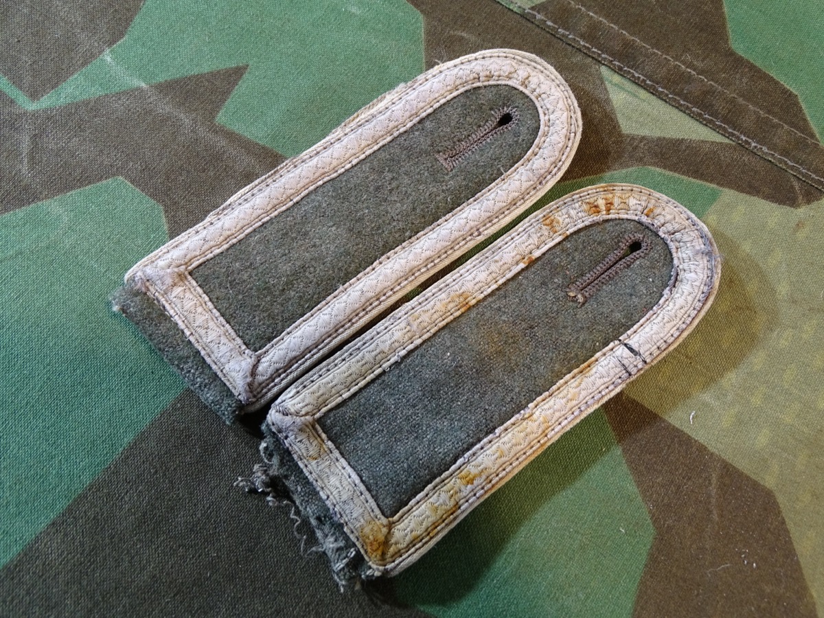 Paar Schulterklappen Unterfeldwebel Infanterie zum aufschlaufen