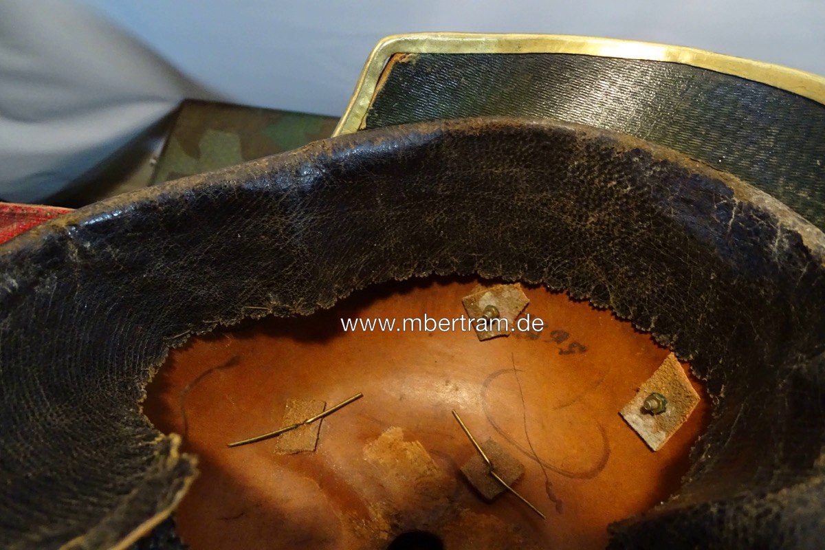20432-10 Baden Pickelhaube für einen Unteroffizier im Dragoner-Regimenter 20 bzw. 21 oder 22