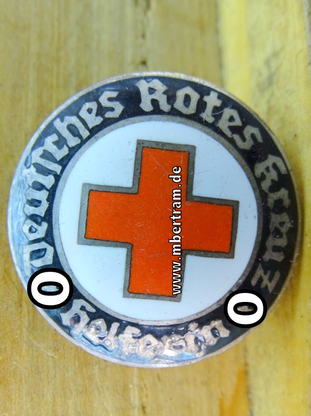 Deutsches Rotes Kreuz ( DRK ),  Brosche für " Helferin ", 2. Form, emailliert