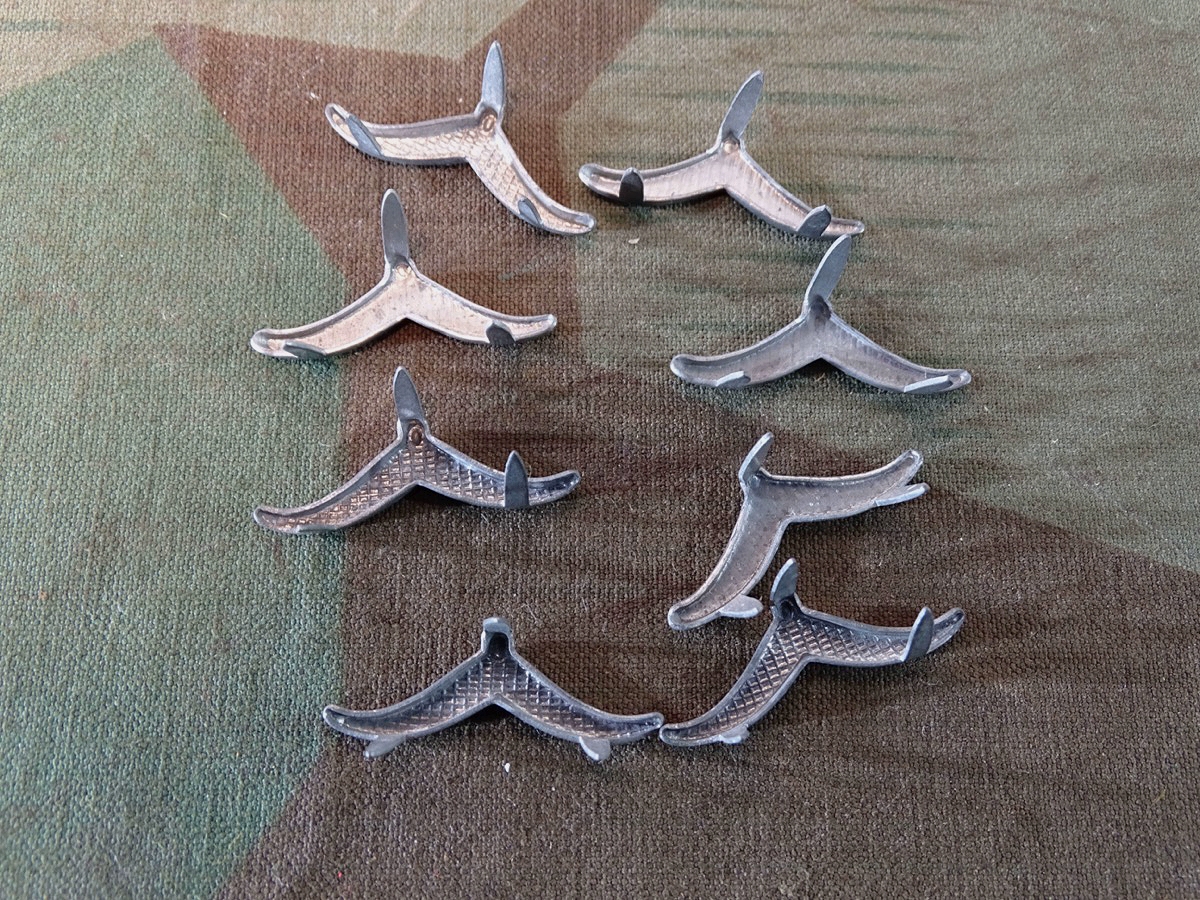 8 Kragenspiegel Schwingen Luftwaffe, in gleicher Optik, bis zum Rang Oberfeldwebel
