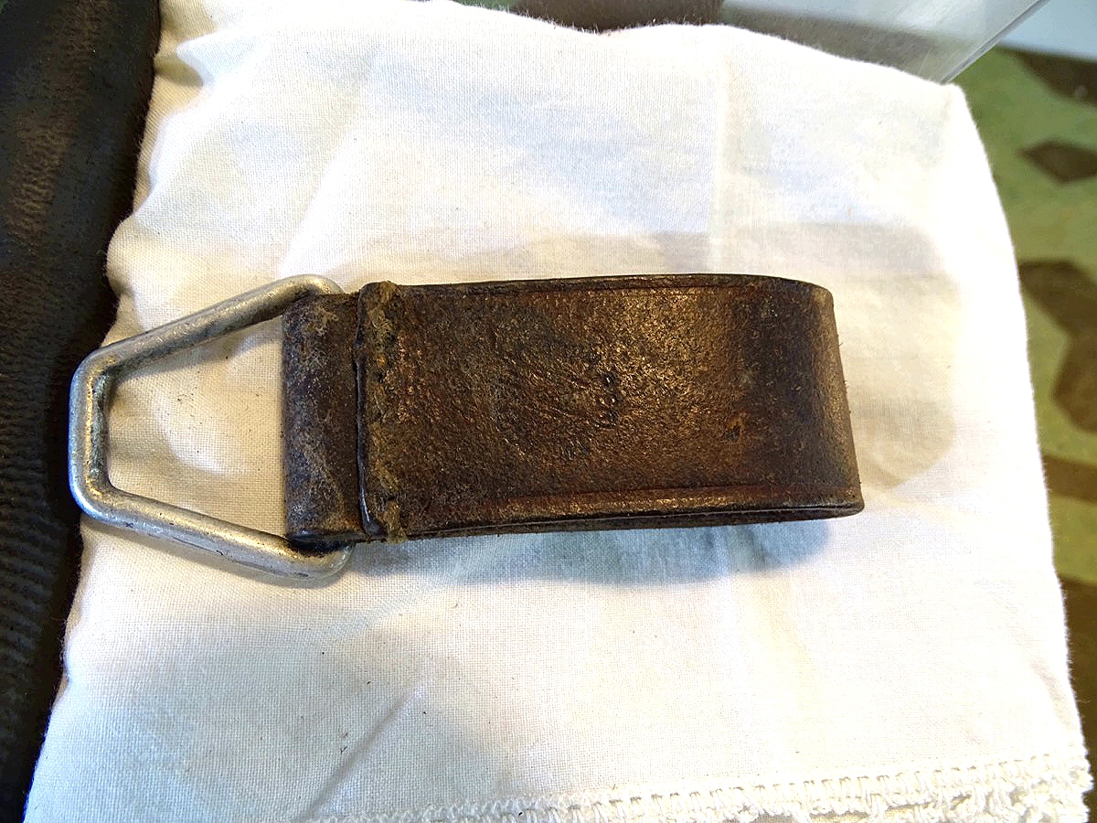 Frühe Luftwaffen Koppelschlaufe, braun, eckig, Hersteller, 1939. Selteneres Modell