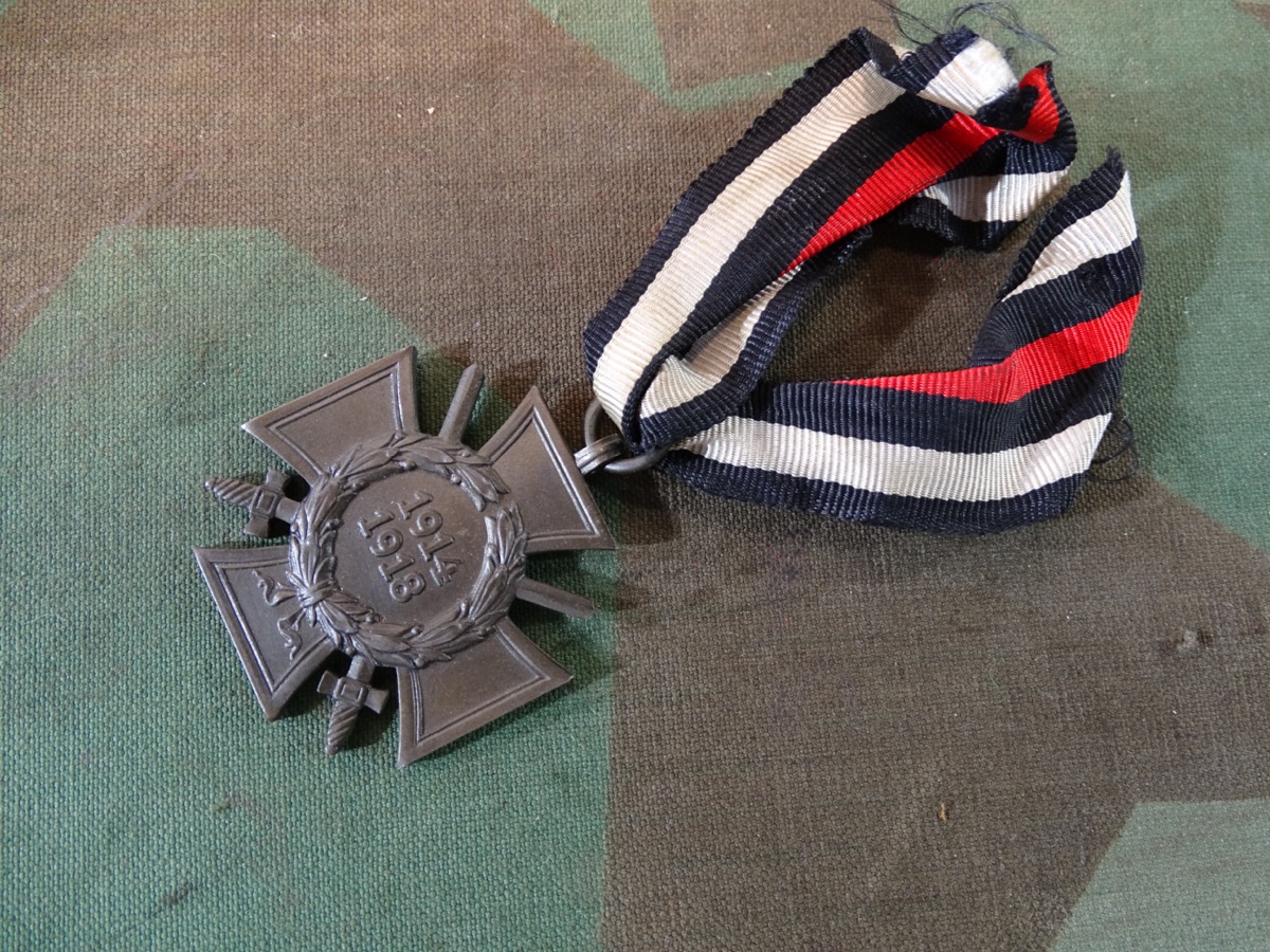 Ehrenkreuz für Frontkämpfer 1914/ 1918 mit Schwertern. Unbekannter Hersteller G 19