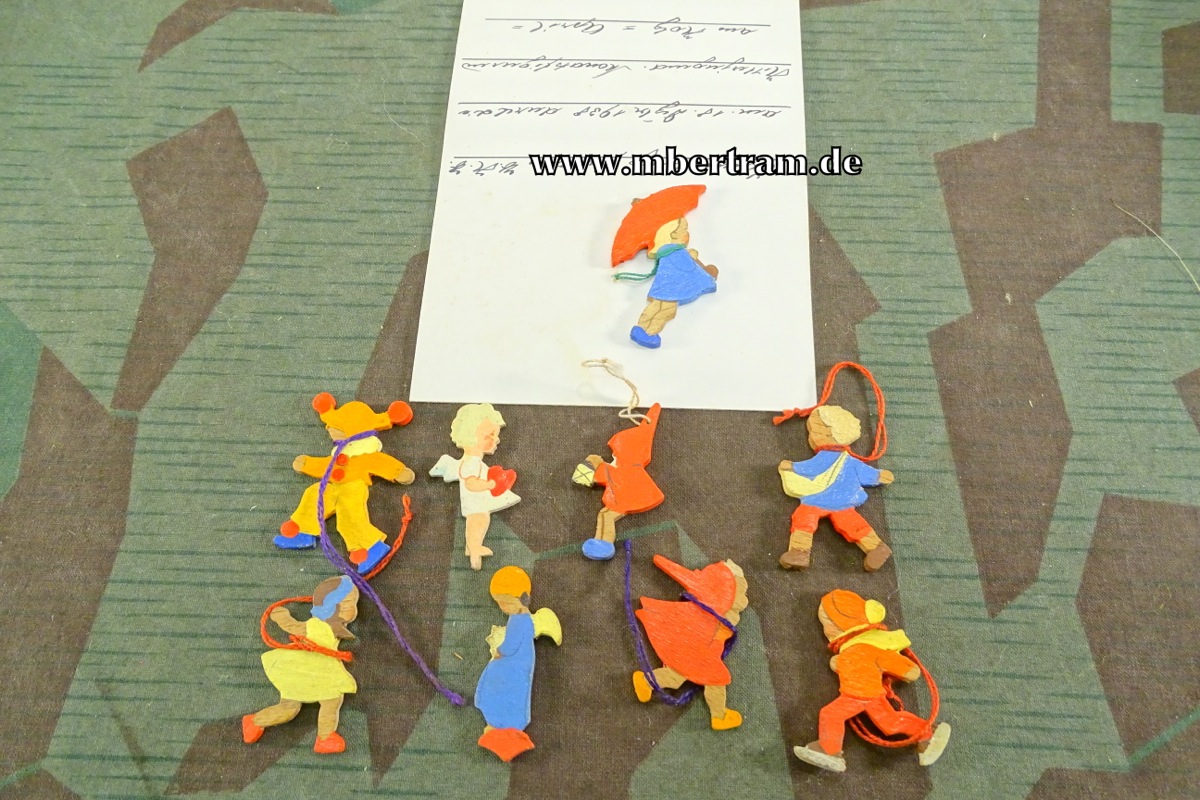 WHW - Dez.1936. 9 Farbige Holzabzeichen ZWERGE, ENGEL UND KINDER