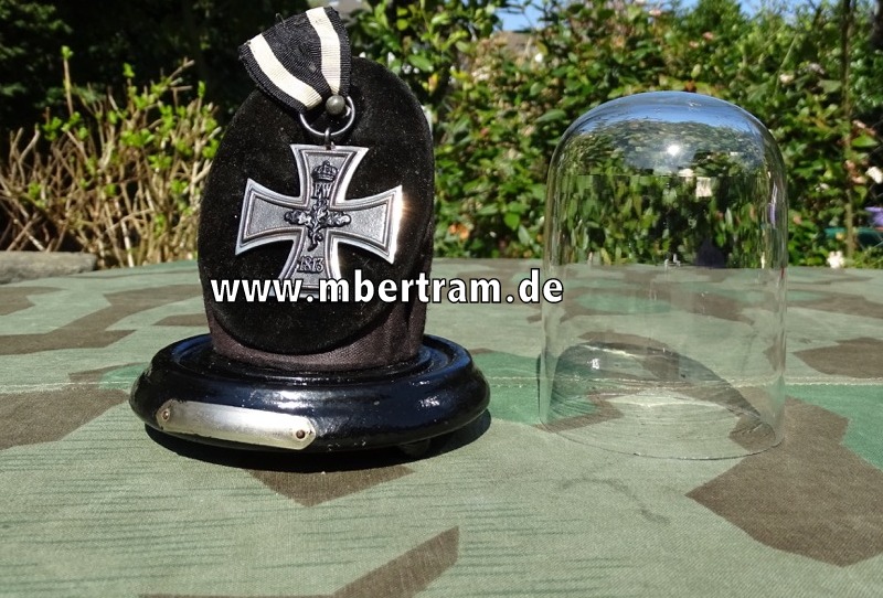 Glasvitrine aus Ordensladen f.  Auszeichnungen / Orden, um 1914 z.B.  für EK ( schw.)