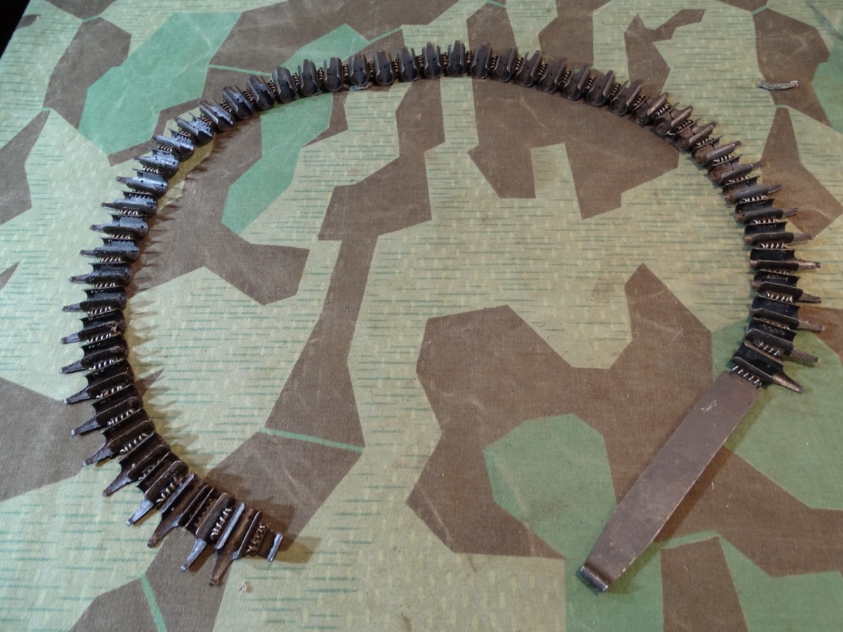 50er Gurtkette mit festem Einführstück für MG 42/ MG 34  " cvo 4.41" Stocko Reisverschlüsse Wuppertal. 