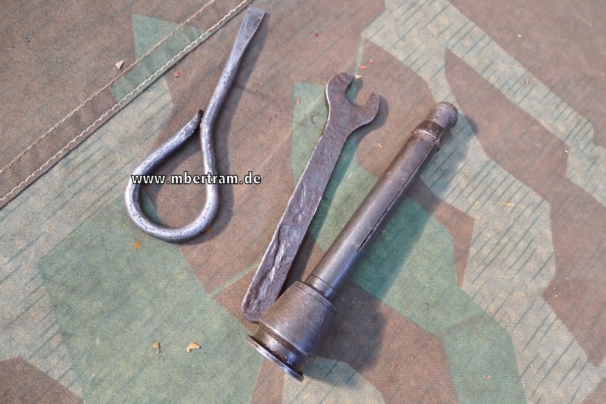 Werkzeugsatz für russische Panzerbüchsen Mod. PTRS od. PTRD 14,5