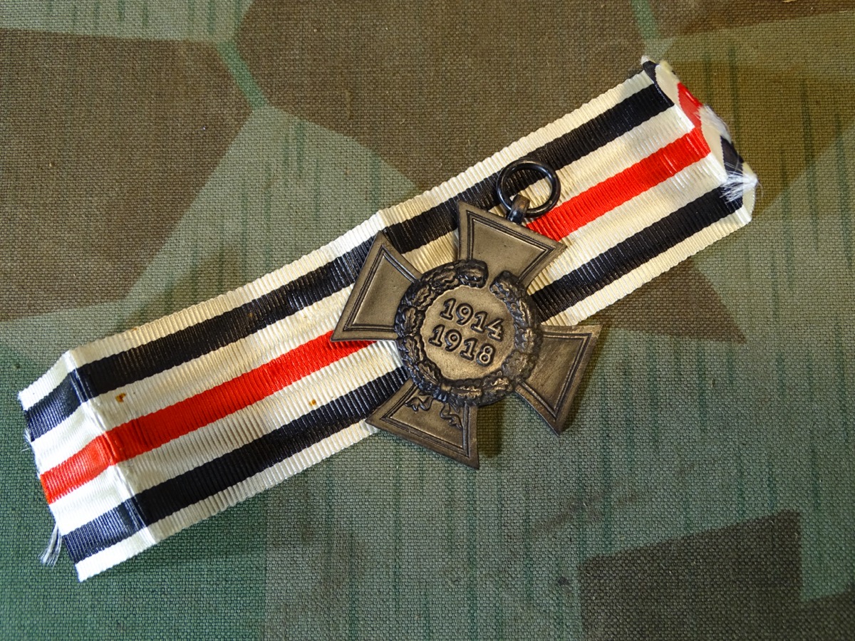 Ehrenkreuz für Witwen und Waisen 1914-18 - …Hst.: AS- Ad. Schwerdt, Stuttgart. Am Band