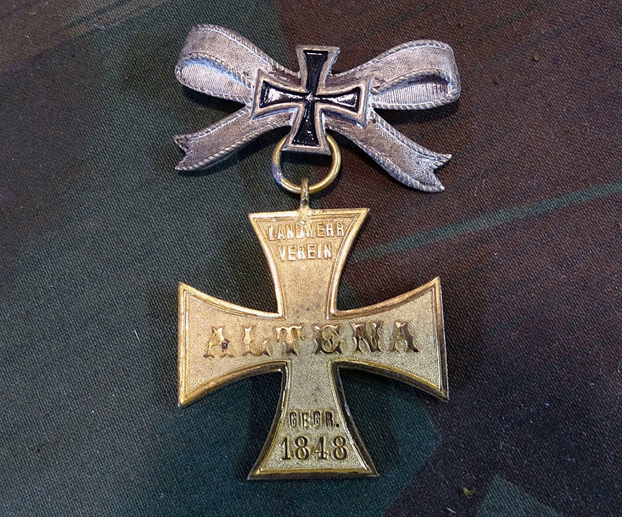 Mitgliedsabzeichen des Landwehr Vereins Altena gegr. 1848, Buntmetall, durchgeprägt mit Nadelverschluss