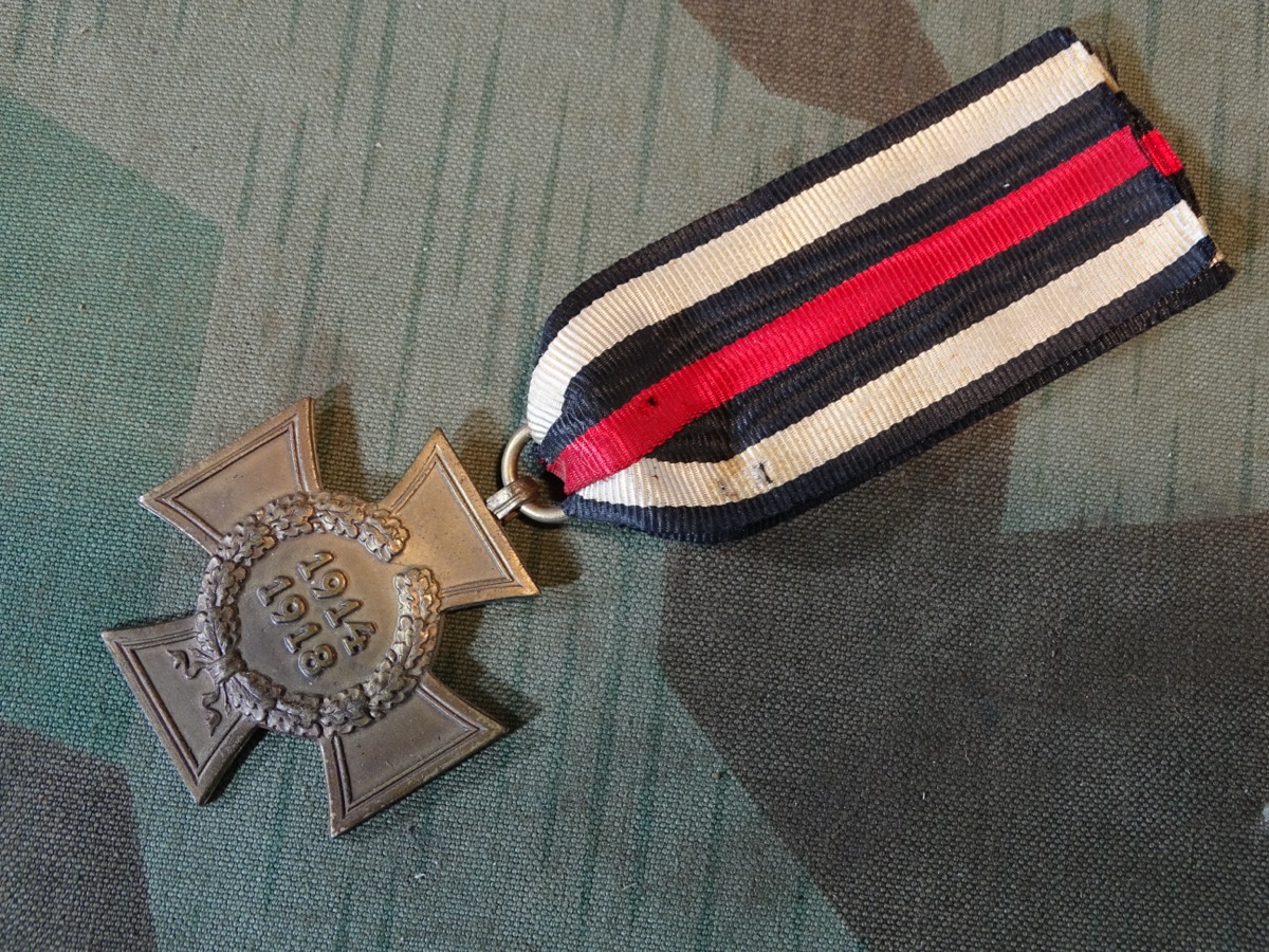 Ehrenkreuz für Kriegsteilnehmer 1914/ 1918  Hersteller CW-Carl Wild Hamburg