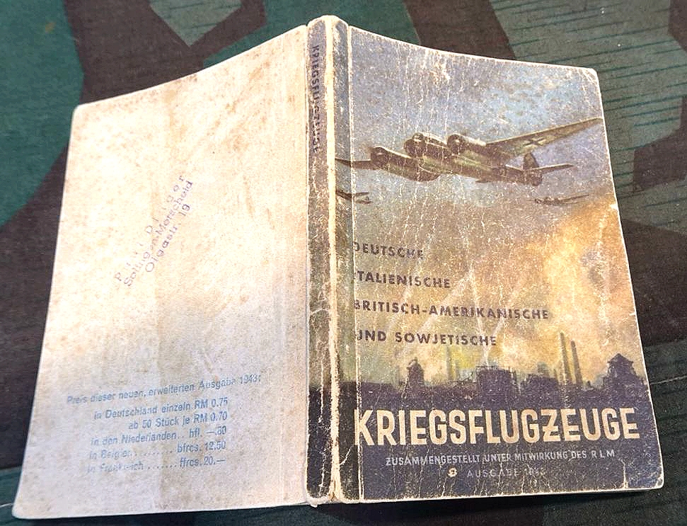 Kriegsflugzeuge, Ansprache, Erkennen, Bewaffnung usw. Stand 1943, 160 S.