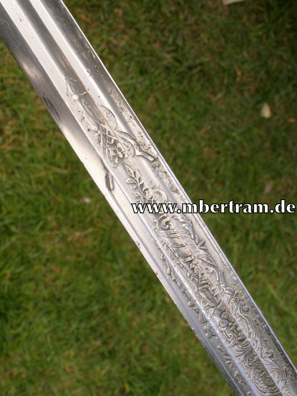 10304-15 Extra-Kürassier-Degen M 1854 -Klingenätzung, Portepee.