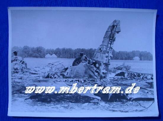 Pressefoto, Zerstörter polnischer Bomber bei Piatek 21.09.39