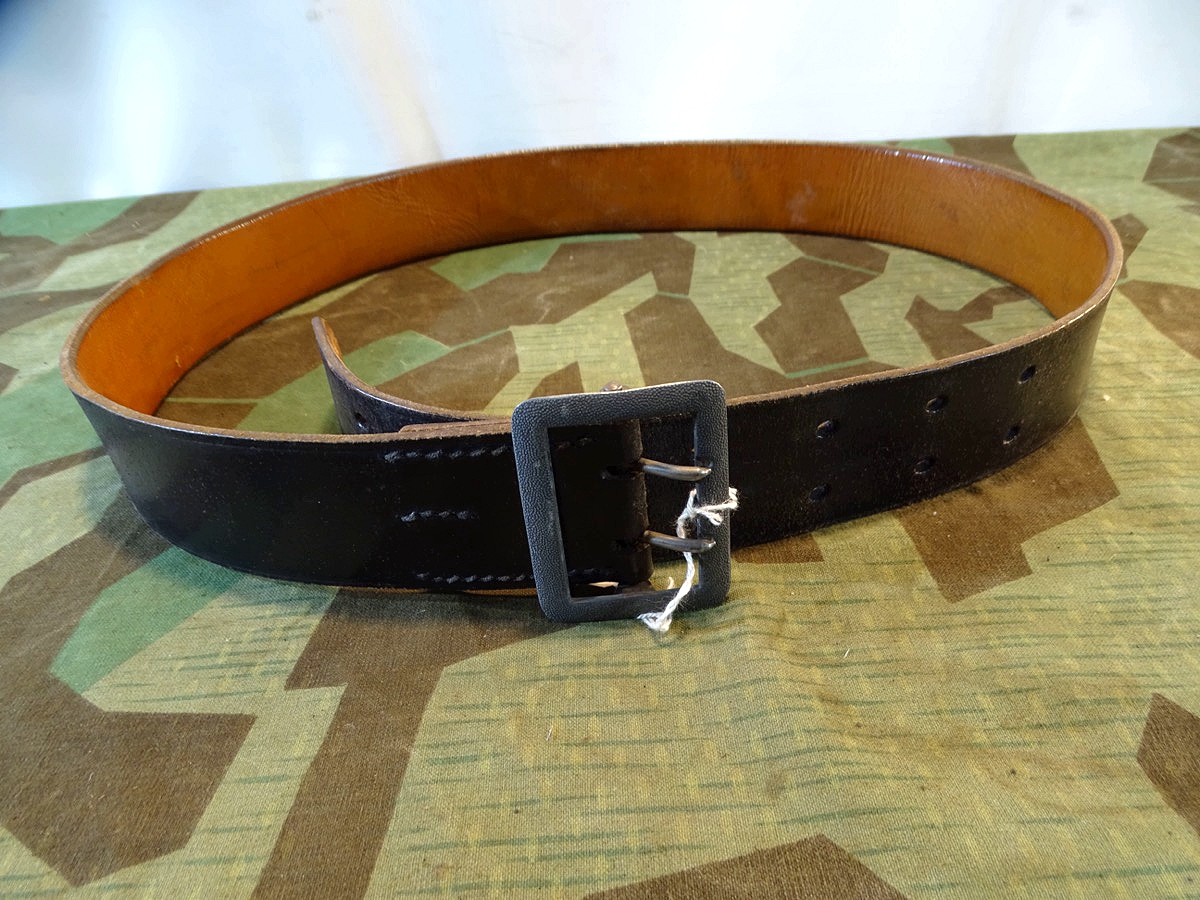 Zweidorn Koppel BGS, ( Wie Wehrmacht ) . Gute Erhaltung, Leder gut beweglich, 1967. Große Größe mit 110 cm. 