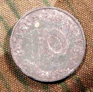 10 Pfennig Stück, kunstvolle Originalmünze 2. Weltkrieg