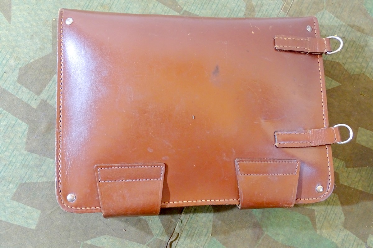 20305-13 DDR NVA Ledertasche Artillerie-Kommandeursbesteck mit Inhalt
