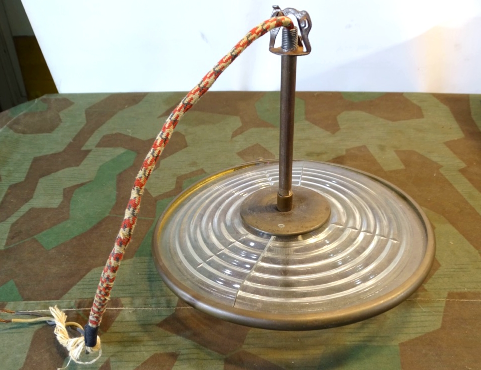 Hohwertige frühe Bunkerlampe, Glas und Messing, Wolfsschanze ?