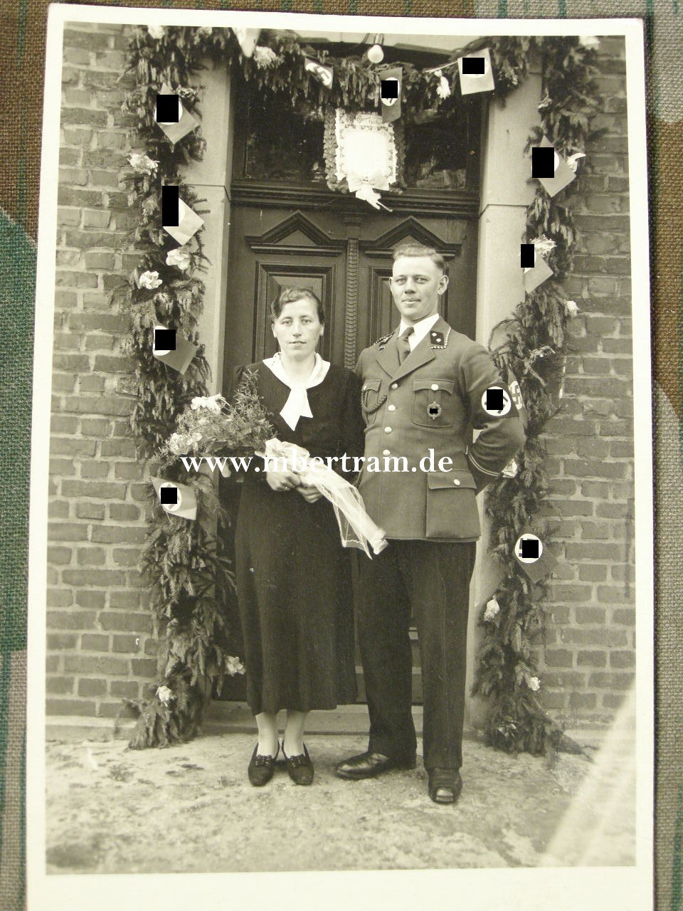 Portraitaufnahme SA Truppführer, Berlin Brandenburg ( Schwarze Spiegel) Ärmeltresse: Alter Kämpfer s