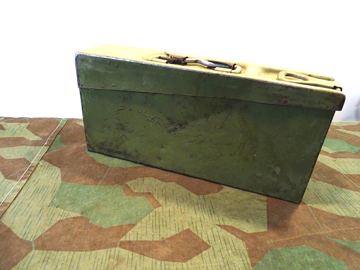 Wehrmacht MG 34/42 Patronenkasten 34 "brh/42, WaA"  gestempelt, überstrichen