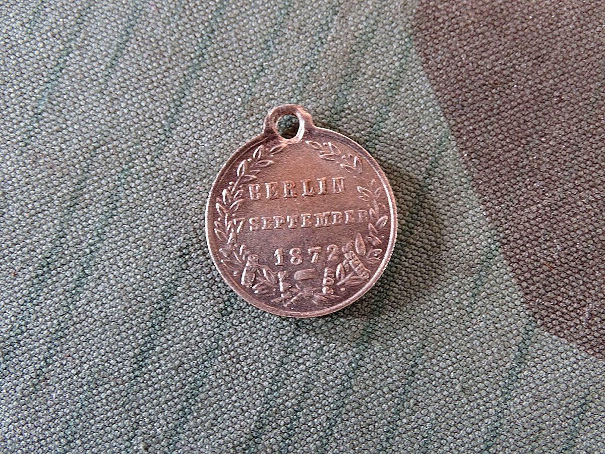 23 mm Miniatur Medaille Dreikaisertreffen Berlin 7. September 1872 für Frackkettchen