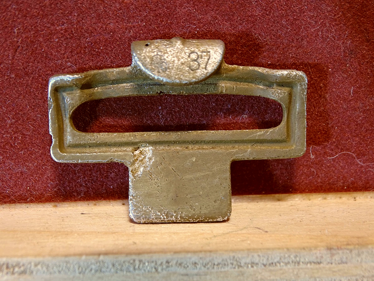 Gegenhalt / Gegenhaken für Alu Koppelschlösser 3. Reich, 1937