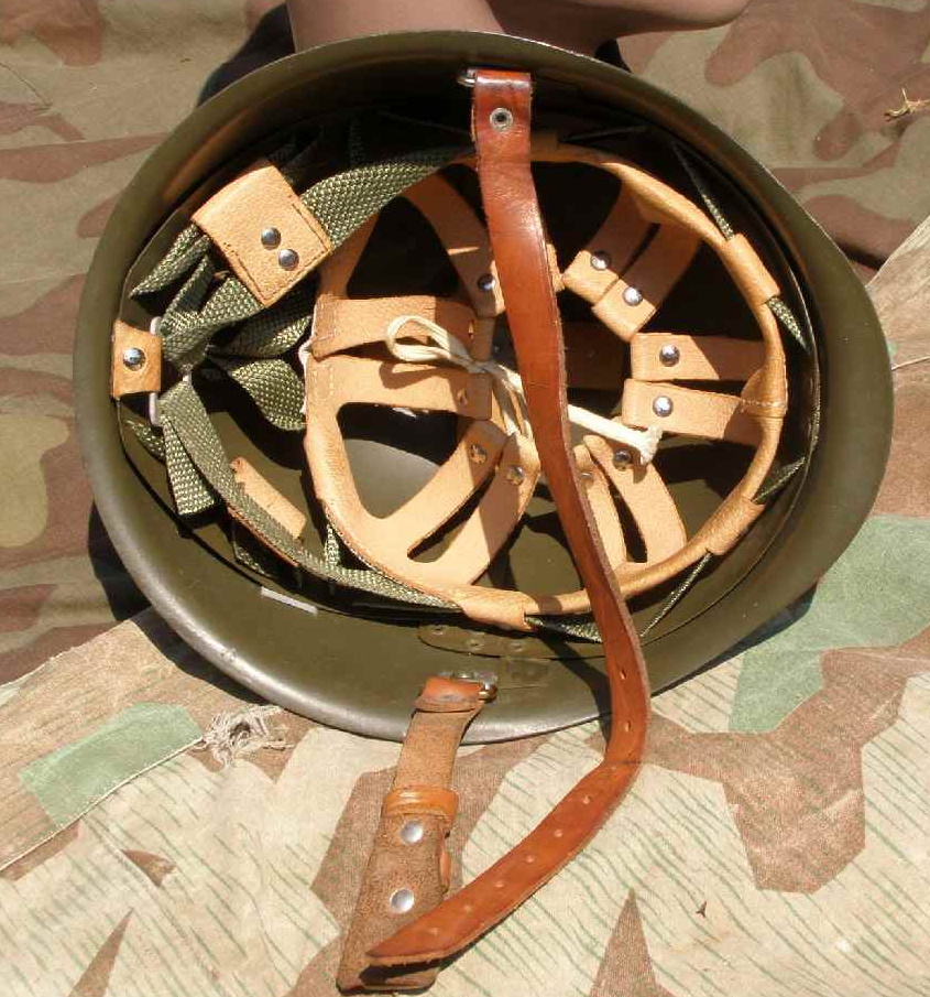 Polen, Stahlhelm, Fallschirmspringer, Form, mit Abzeichen