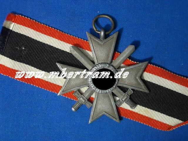 KvK 2. Kl. 1939 m. Schwertern , Feinzink,m. Band. Mit Hst.