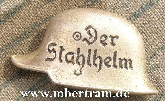 Stahlhelmbund Mitgliedsabzeichen. Kleiner Blechstahlhelm