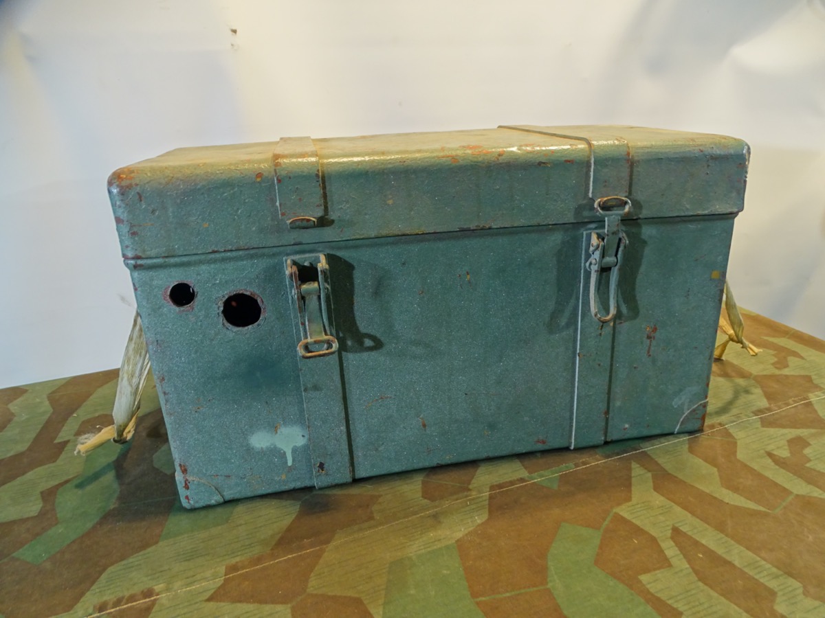 Seltene Wehrmachts Metallkiste zur 2 cm Flak 28 Oerlikon, Magazinlader?