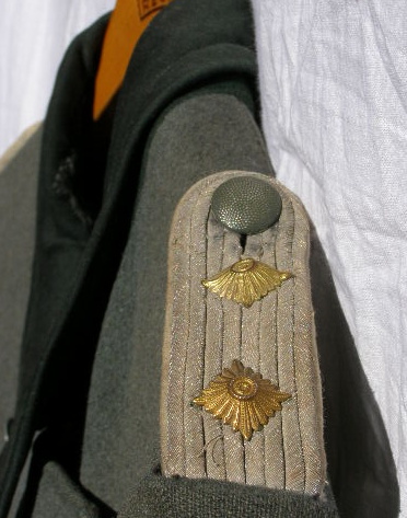 1306-3 Wehrmacht Mantel für einen Hauptmann Infanterie um 1940