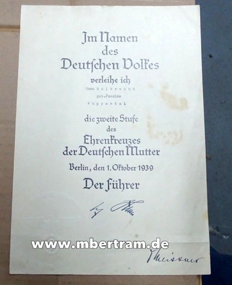 Große DinA 4 Schmuckurkunde f.d zweite Stufe des Ehrenkreuz der deutschen Mutter