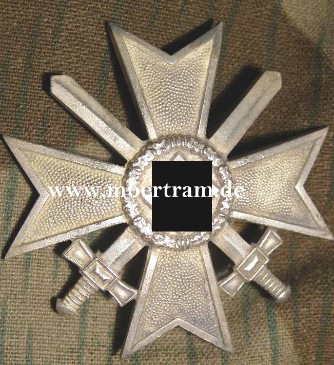 KvK 1939 1. Kl MIT SCHWERTERN, GEWÖLBT, FEINZINK "4"