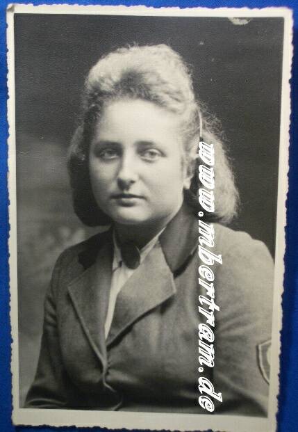 Portraitfoto: weiblicher RAD. Ca. 9x13cm