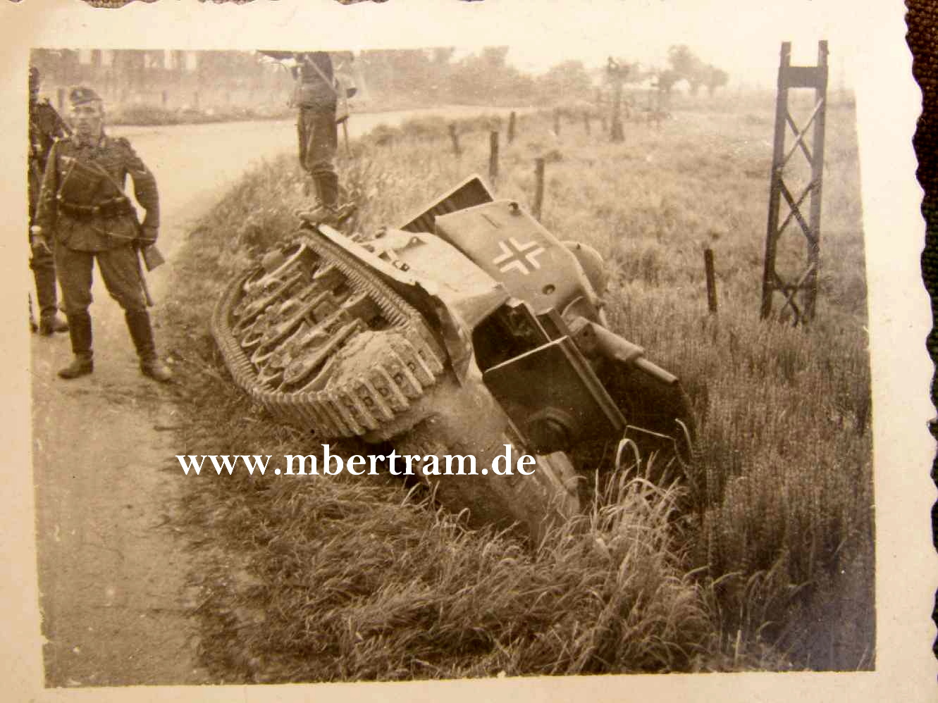 Foto - Wehrmachts Panzer im Graben
