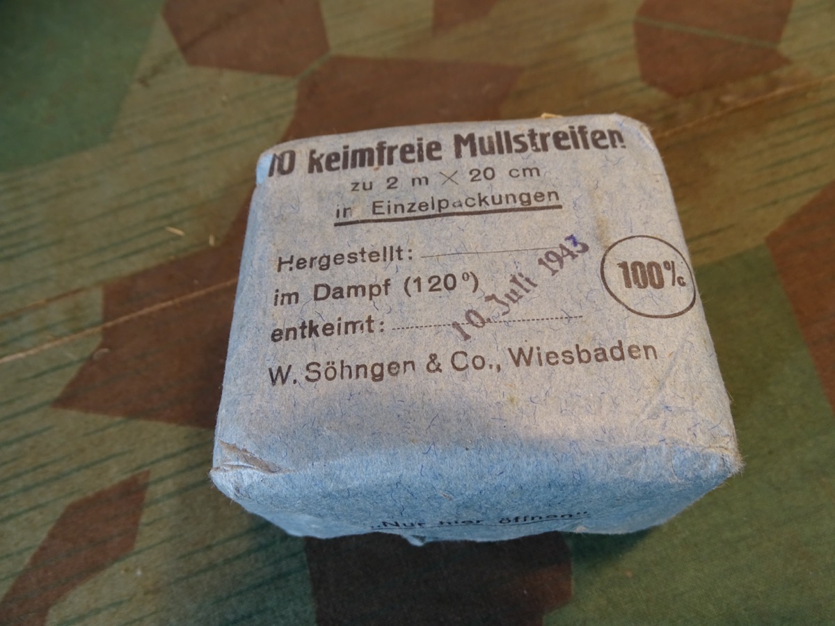 Wehrmacht: 10 Keimfreie Mullstreifen 1943 für Sanitätsaustrüstung, Verbandkästen etc. 