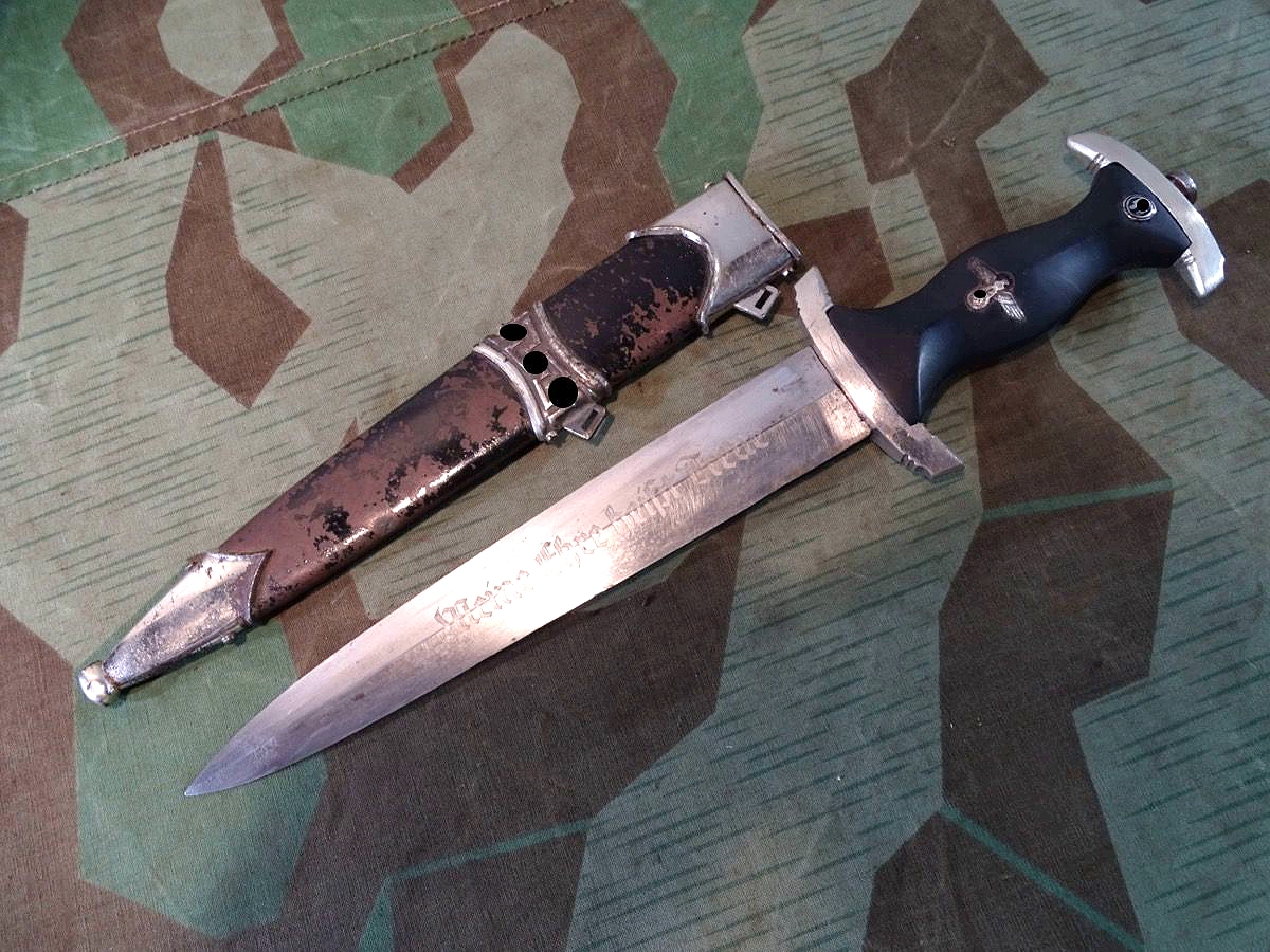 Scheide für SS Diensttdolch M 36, sog. Kettendolch, ohne Kette. Scheide Original, Dolch Griff erneuert.  Scheide für SS Diensttdolch M 36, sog. Kettendolch, ohne Kette. Scheide Original, Dolch Griff erneuert.