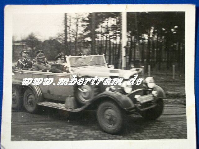 Privatfoto : Göring und Hitler in einem offenen Mercedes