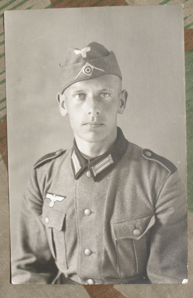 Infanterist WH. Schiffchen mit Effekten auf hellem Grund!