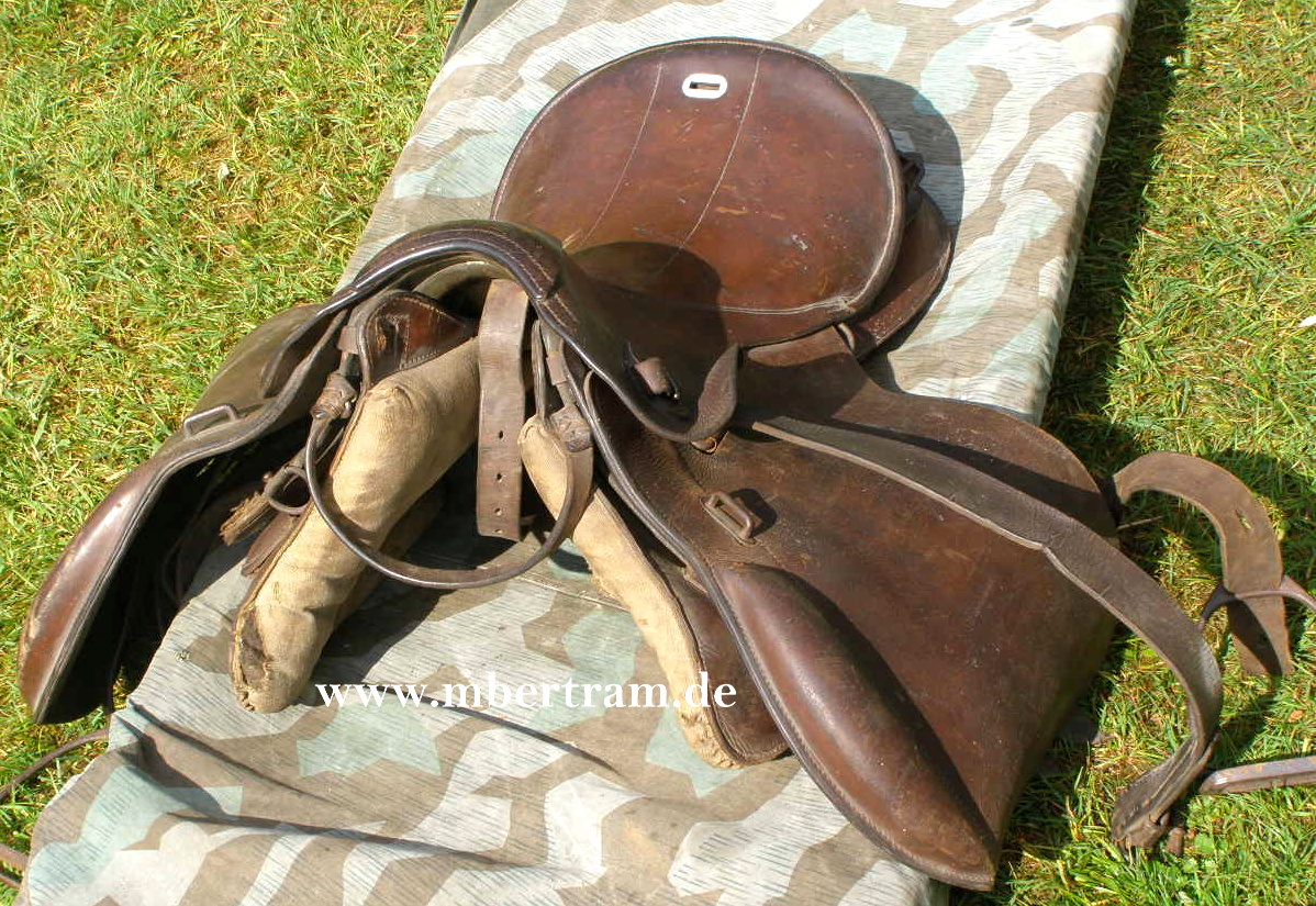 10240-1 Wehrmacht Kavallerie, Militärsattel. Mit WaA mit HK. 1939