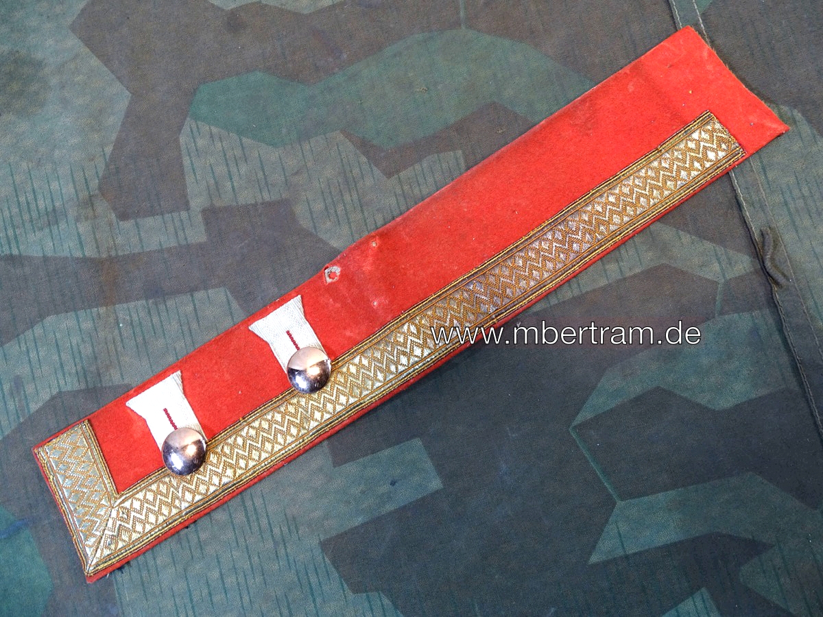 Preussischer Uniform Ärmelaufschlag mit Effekten.