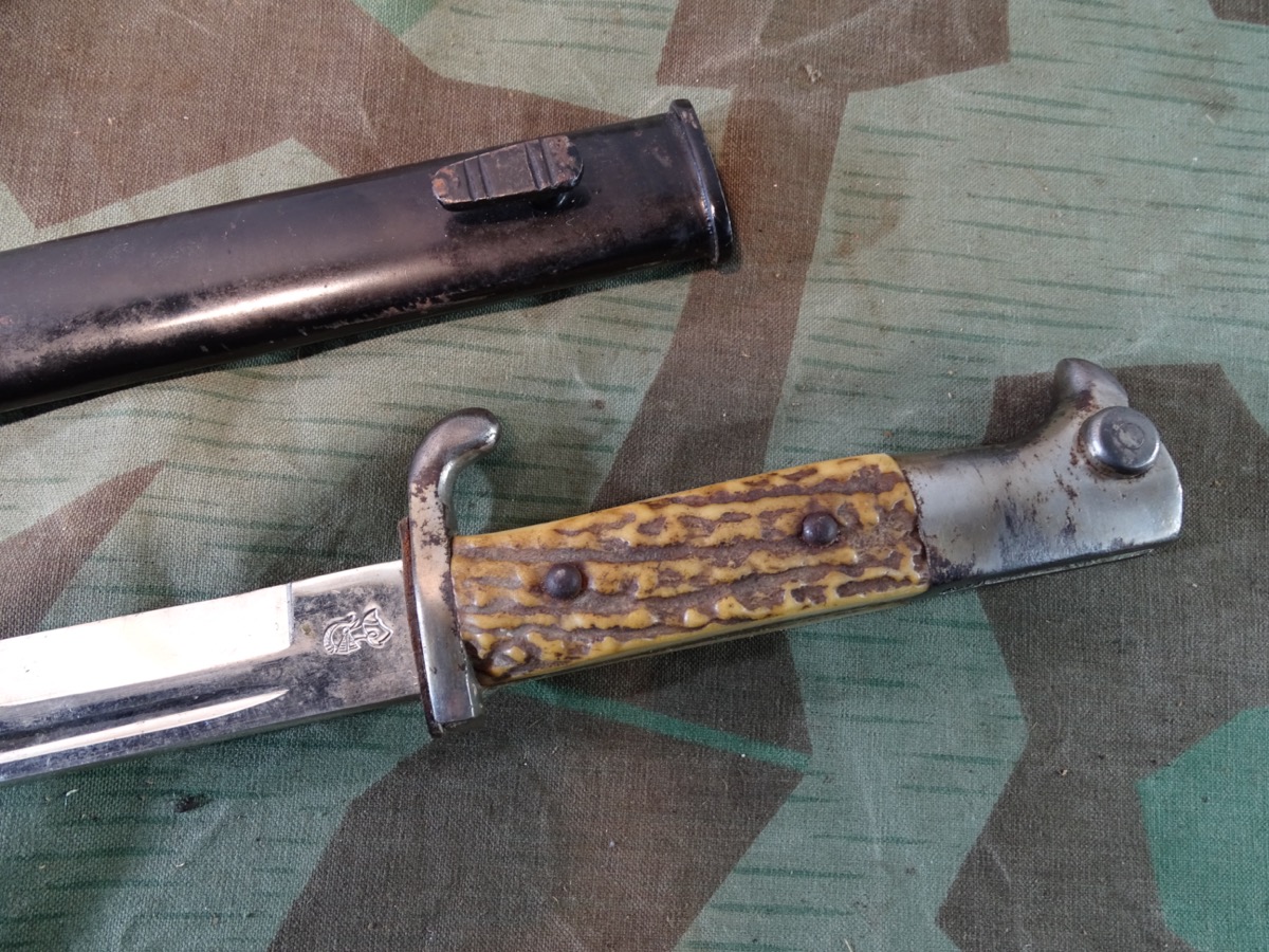 Extra Seitengewehr KS 98 mit Hirschhorn Griffschalen Gebirgsjäger, WKC Solingen. Stempel P.D.W Extra Seitengewehr KS 98 mit Hirschhorn Griffschalen Gebirgsjäger, WKC Solingen. Stempel P.D.W