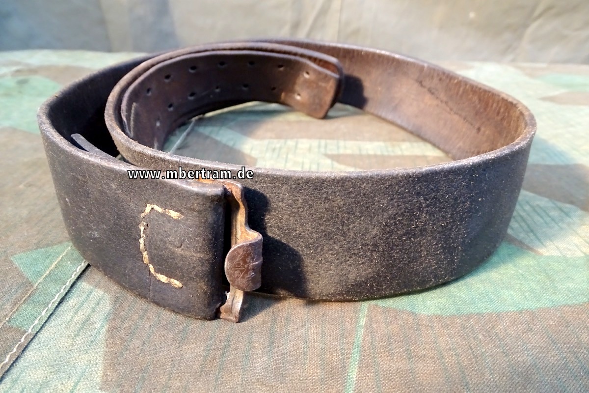 Wehrmacht / Waffen SS : Schwarzer Koppelriemen  " OLC" Eisenschließe, 88cm