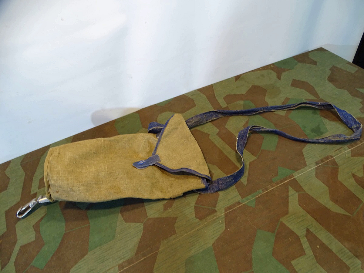 Uns unbekannte Gasmasken Tasche, wahrscheinlich frühe Bundeswehr oder Zivilschutz 