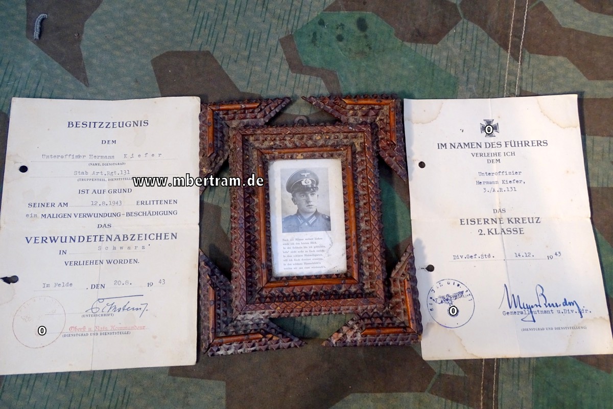 Urkunden Verwundeten Abzeichen schwarz, Eisernes Kreuz 1939  2 Kl. ,Foto