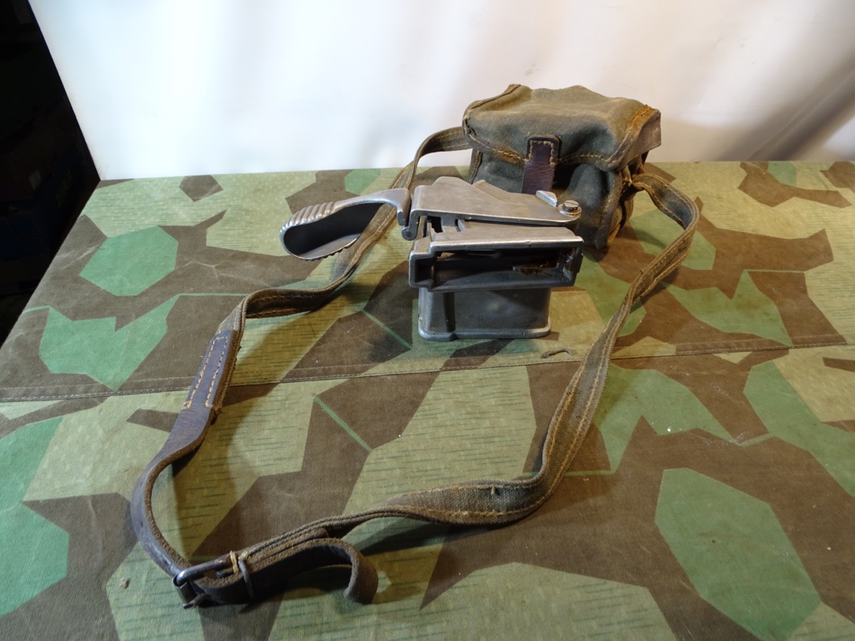 WH/ SS Magazinlader mit WaA für MG 30 (t),dt. Fertigung