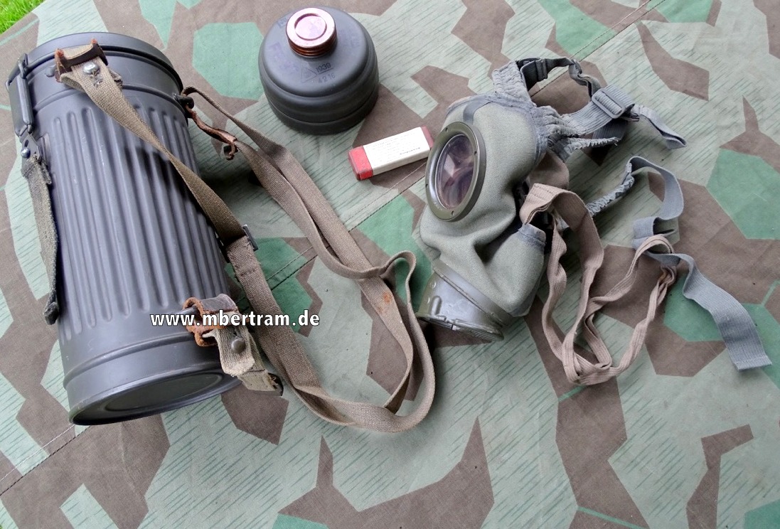 WH Gasmaske M 38, Dose, Riemen, Filter, Losantin zusammengehörig 1939, Z 1-