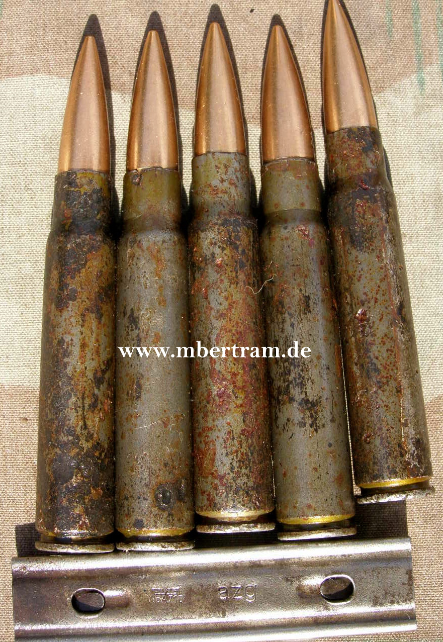 K 98 Ladestreifen, 5 Eisenpatronen, lackiert, nrgl. ak-St-45