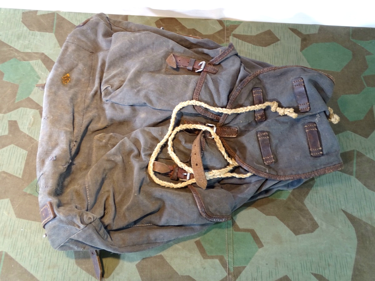 Blaugrauer Luftwaffen Rucksack mit kpl. Beriemung LBA 1937