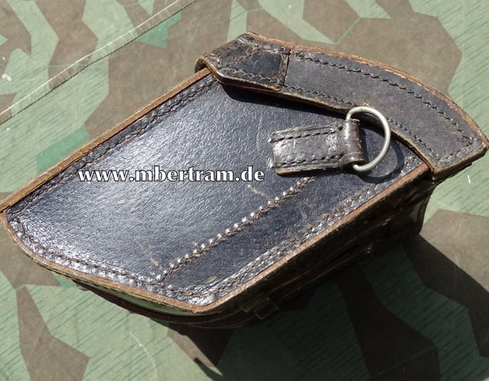 Leuchtpatronen/ Signalpatronen Tasche, Leder. Frühe DDR