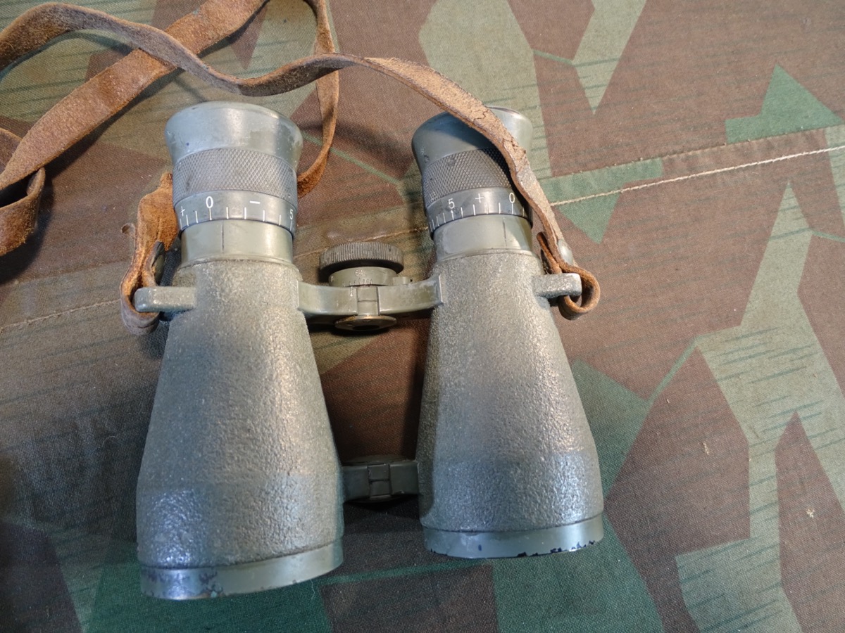 Dienstglas Mod. 08 erster Weltkrieg mit Riemen und sehr schönem Köcher Dienstglas Mod. 08 erster Weltkrieg mit Riemen und sehr schönem Köcher