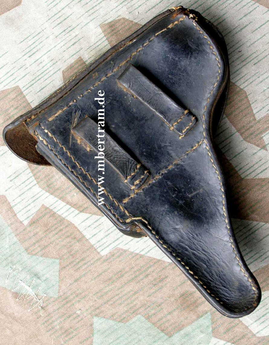 10242-2 Wehrmacht Pistolentasche P38, schwarzes Leder, 1943, WaA